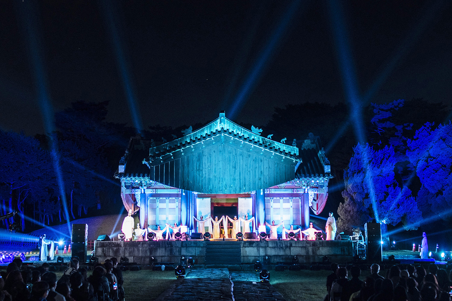 개막제에서 선보인 ‘신들의 정원’ 공연. 류재민 기자