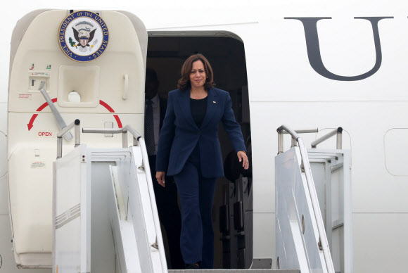 한국 도착한 카멀라 해리스 미국 부통령