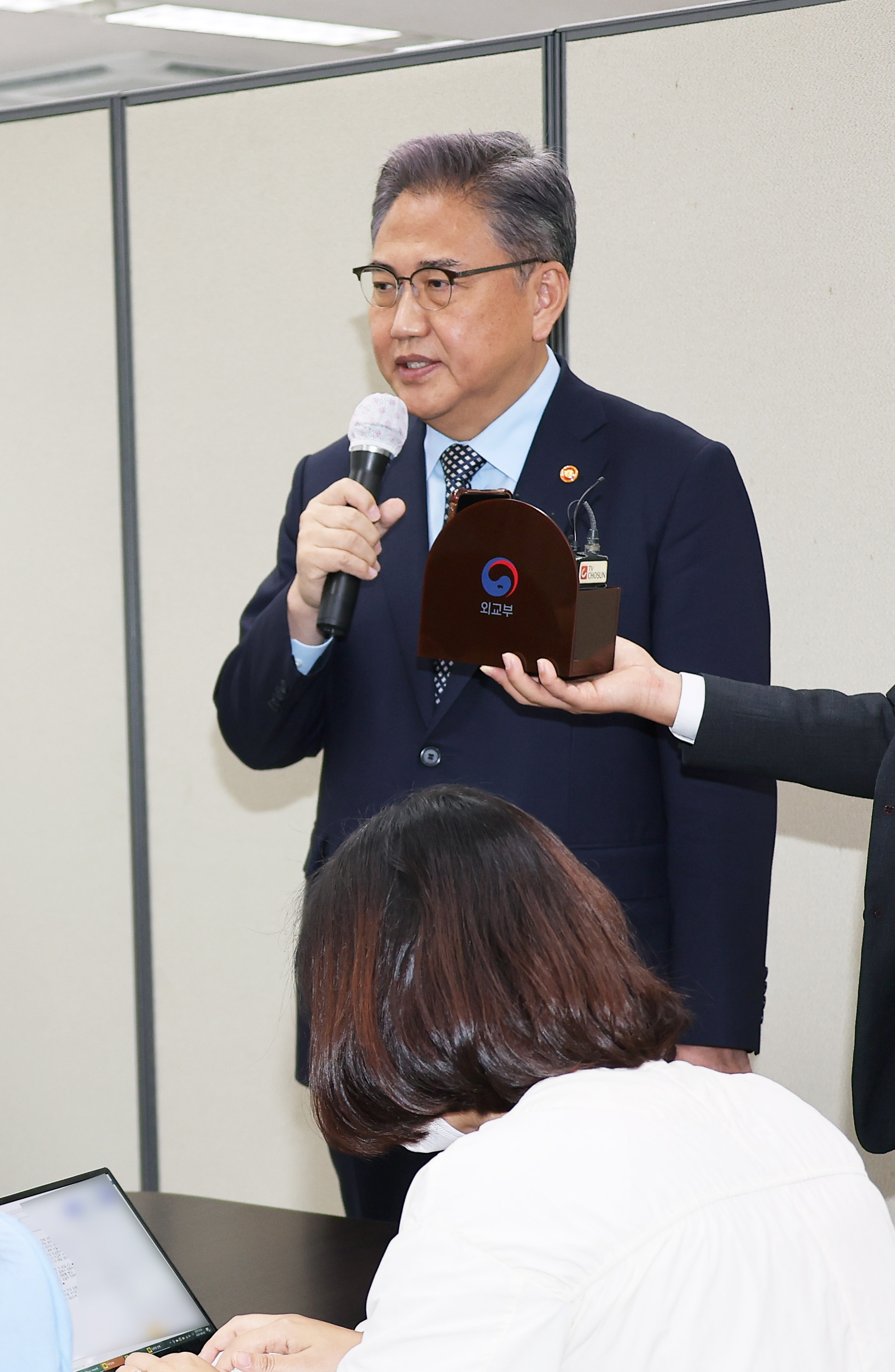 (서울=연합뉴스) 김승두 기자 = 박진 외교부 장관이 30일 외교부 청사 기자실을 방문해 자신에 대한 해임건의안이 국회를 통과한 데 대해 입장을 밝히고 있다. 2022.9.30