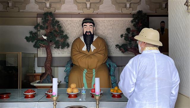 ‘오늘은 개천절 입니다’