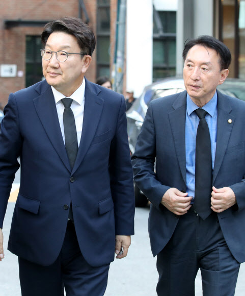 김동길 교수 빈소 조문 온 권성동-김석기