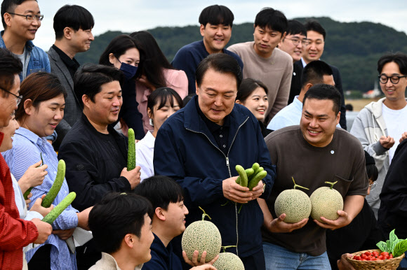 스마트팜 혁신밸리 방문한 윤석열 대통령