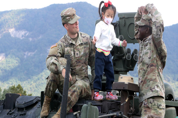 미군 아저씨랑 사진찍기