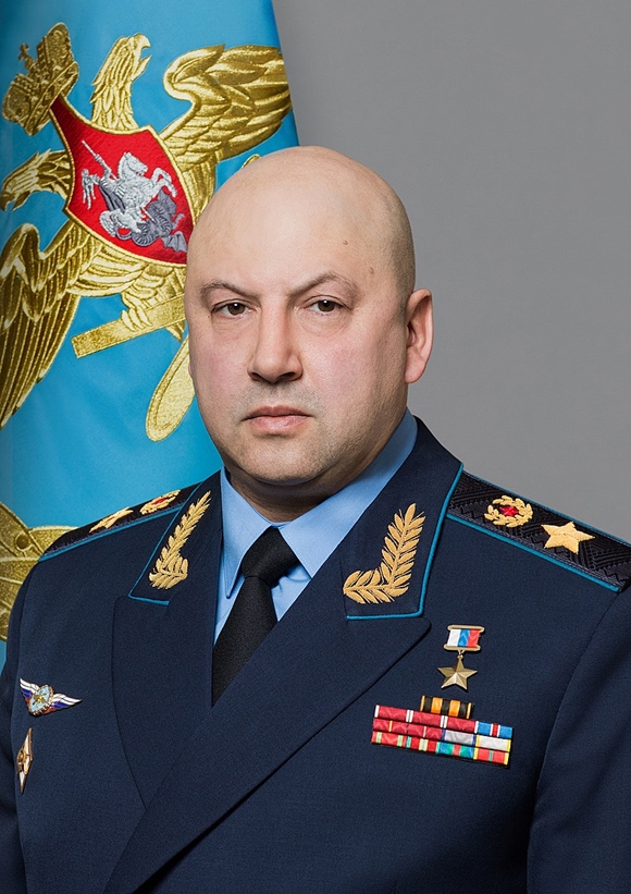 육군 대장인 수로비킨 총사령관은 러시아 동부군관구 사령관, 시리아 파견부대 사령관 등을 역임한 백전노장이다. 이번 우크라이나 침공에서는 러시아 남부군 사령관을 맡았다.