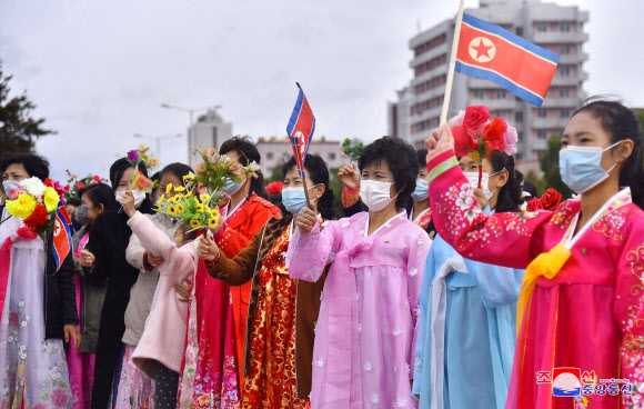 북한 각지서 당창건 77주년 경축