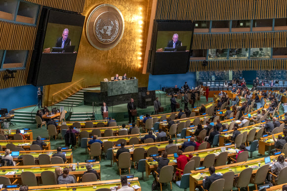 11일(현지시간) 미국 뉴욕 유엔본부에서 14개 유엔 인권이사회 이사국 선출을 위한 유엔 총회가 열리고 있다. 한국은 이날 선거에서 123표를 얻어 아시아 국가 중 다섯번째에 그쳐 이사국에 진출하지 못했다. 뉴욕 연합뉴스