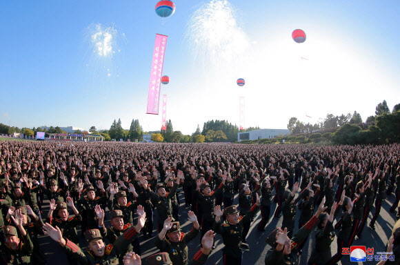 북한 김정은, ‘김정일 모교’ 만경대혁명학원 방문 “더한 역경도 승리”