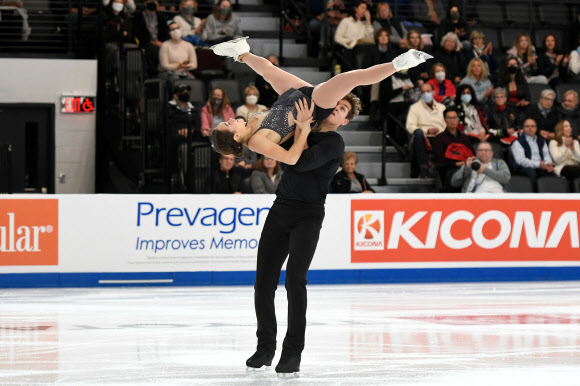 Greta Crafoord and John Crafoorf (SWE) perform during the pairs short program at Tenley E. Albright Performance Center. Norwood, Massachusetts, USA; USA TODAY Sports/2022-10-2 연합뉴스