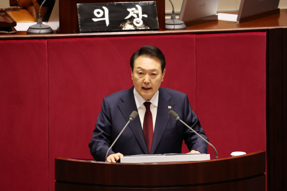 시정연설하는 윤석열 대통령