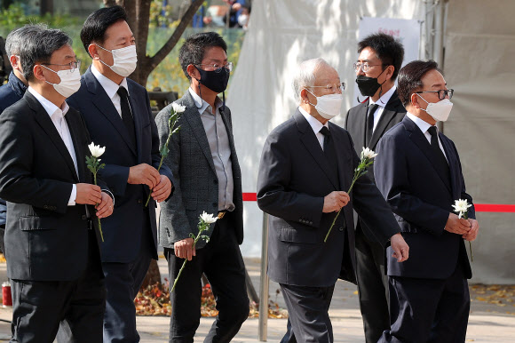 합동분향소 찾은 손경식 한국경영자총협회 회장