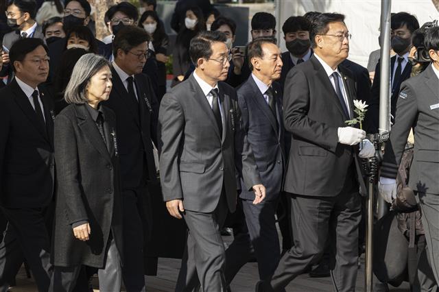 합동 분향소 찾은 국민의힘