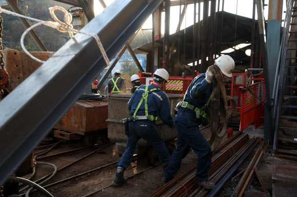 구조작업 계속되는 봉화군 광산 붕괴현장