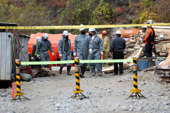 봉화 광산 붕괴 현장 구조작업 계속