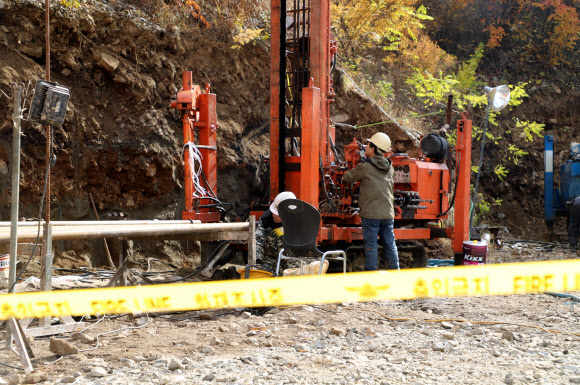 계속되는 봉화군 광산 붕괴 현장 구조작업