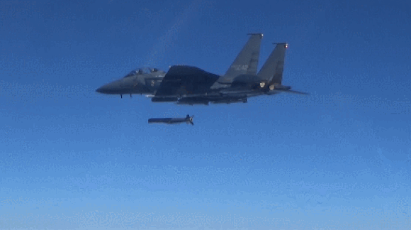 공군 F-15K가 2일 NLL(북방한계선) 이북으로 SLAM-ER 공대지 미사일을 발사했다. 2022.11.2  합동참모본부