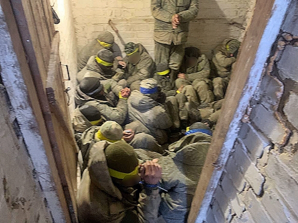 7일(현지시간) 우크라이나군 작전사령부는 제92기계화여단이 루한스크주 스바토베 전선에서 러시아 징집병 21명을 포로로 잡았다고 밝혔다. 2022.11.7  우크라이나 나우
