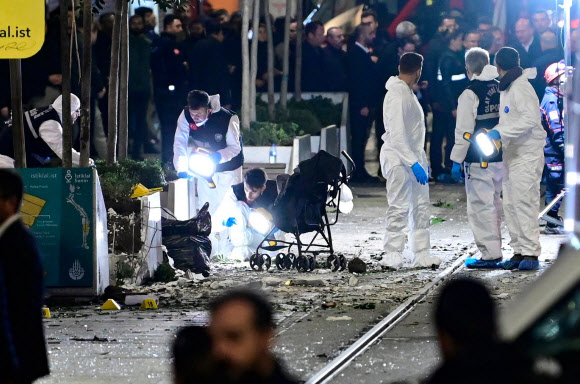 이스탄불 중심가서 폭발…최소 6명 사망