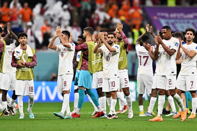 카타르가 30일(한국시간) 카타르 알코르의 알바이트 스타디움에서 열린 2022 카타르 월드컵 조별리그 A조 3차전 네덜란드와 경기에서 0대 2로 패하며 대회를 일찌감치 마무리했다. AP연합뉴스