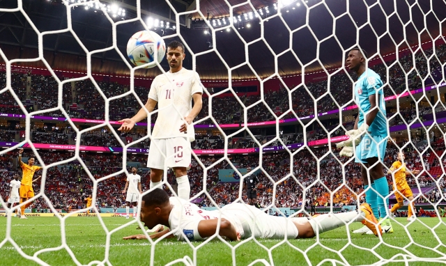 카타르가 30일(한국시간) 카타르 알코르의 알바이트 스타디움에서 열린 2022 카타르 월드컵 조별리그 A조 3차전 네덜란드와 경기에서 0대 2로 패하며 대회를 일찌감치 마무리했다. AP연합뉴스