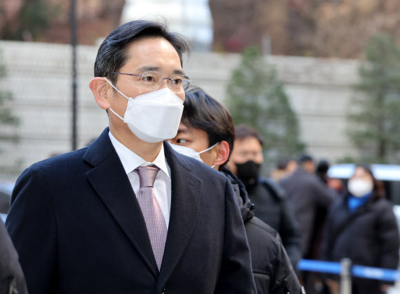 법정 향하는 이재용