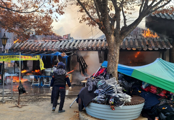 불 붙은 창평시장