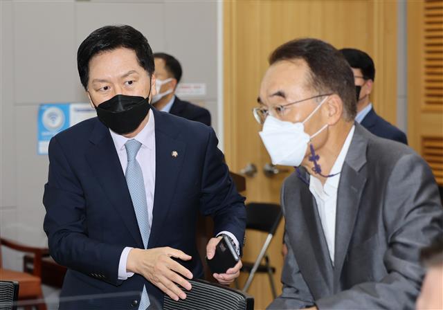 김기현(왼쪽) 의원. 연합뉴스