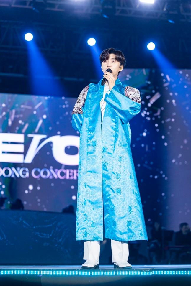‘아임 히어로’(IM HERO) 서울 앙코르 공연 무대에 선 임영웅. 물고기뮤직 제공