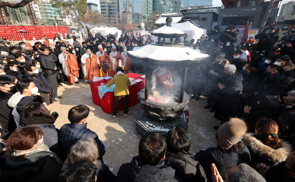 이태원 참사 희생자의 명복을 빌며