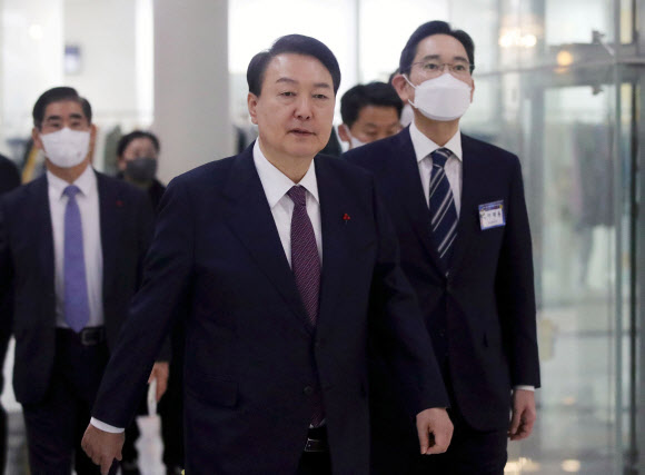 청소년 직업체험관 찾은 윤석열 대통령