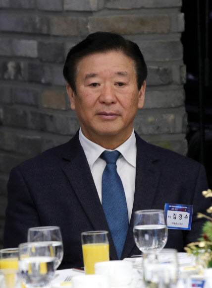 김경수 에몬스 가구 회장이 16일 경기 성남 분당구 한국잡월드에서 열린 국제기능올림픽 선수단 격려 오찬에 참석해 있다. 2022.12.16. 뉴시스