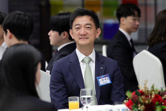 안세진 롯데호텔 사장이 16일 경기 성남 분당구 한국잡월드에서 열린 국제기능올림픽 선수단 격려 오찬에 참석해 있다. 2022.12.16. 뉴시스