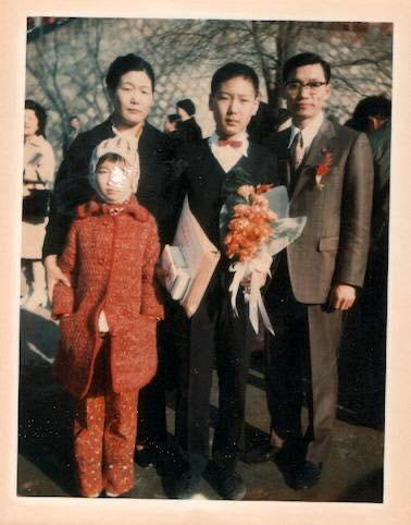 초등학교 졸업 사진속 윤석열 대통령