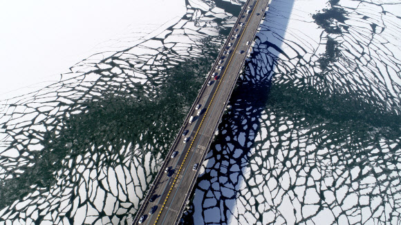 눈 내린 겨울 아침