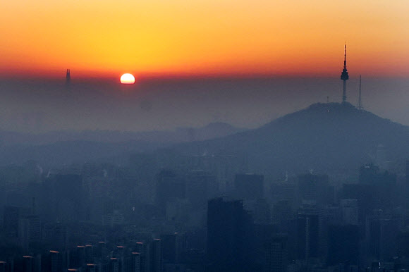 서울에 떠오른 2023년 첫 해