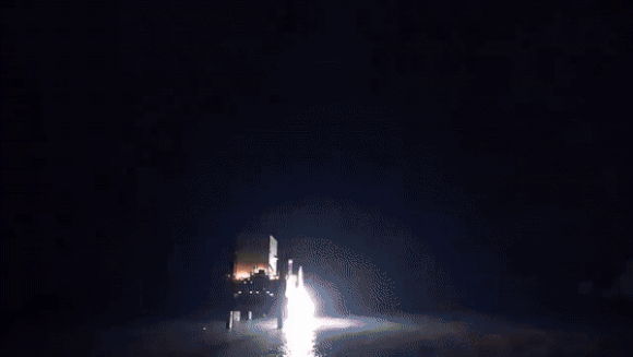 2022년 12월 30일 국방과학연구소(ADD) 종합시험장 인근 해상에서 실시된 고체연료 추진 우주발사체 2차 시험발사 장면. 2023.1.2  국방부 제공