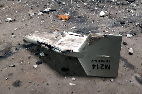 우크라이나군이 공개한 동북부 쿠피얀스크 인근에서 격추시킨 러시아의 이란산 드론 잔해(날짜 미상). 쿠피얀스크 AP