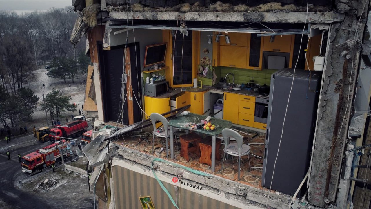 우크라이나 드니프로 아파트 피격 현장