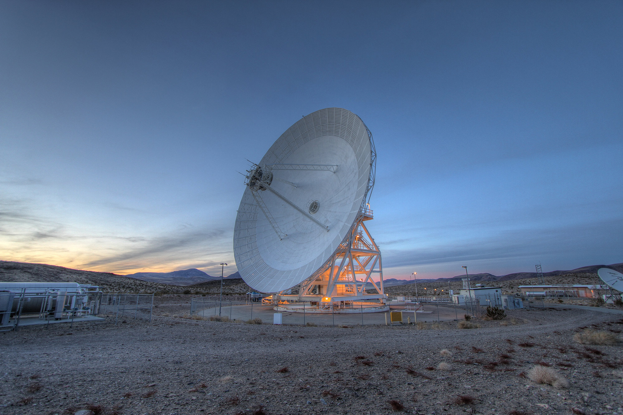 미국 캘리포니아 LA 골드스톤의 심우주 통신지구(GDSCC)에 있는 지름 34m의 전파망원경. 미국항공우주국(NASA)제트추진연구소(JPL) 제공