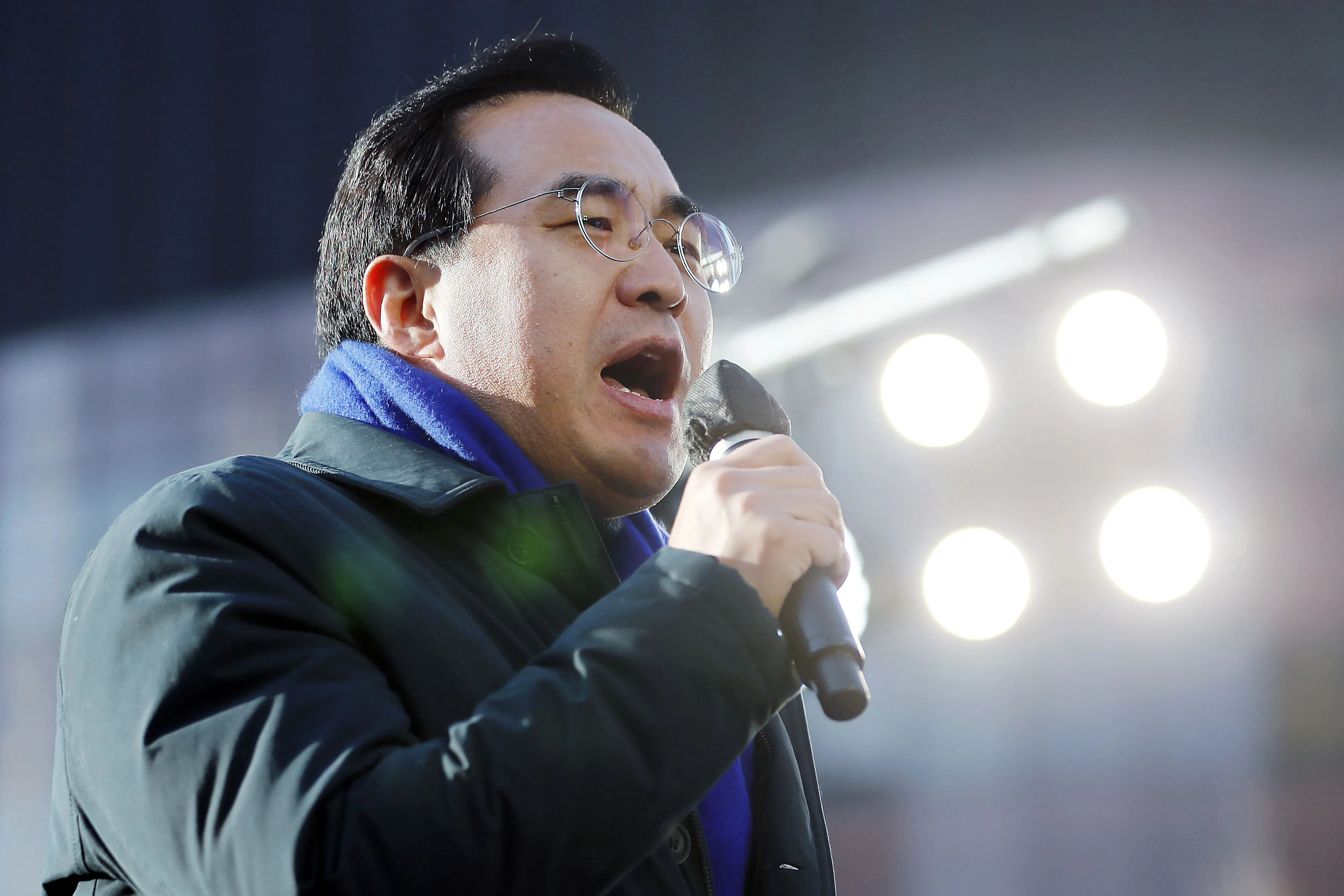 장외 집회서 발언하는 박홍근 민주당 의원  박홍근 더불어민주당 의원.