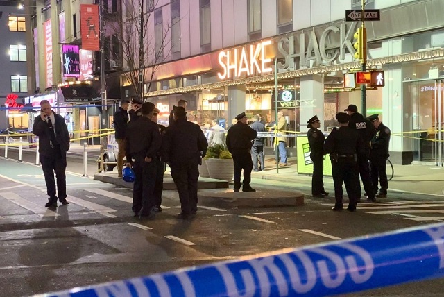 총격 사건으로 20대 남성이 사망한 미국 뉴욕의 거리. 트위터 캡처. 연합뉴스