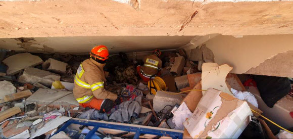 튀르키예 하타이주 안타키아 지역에서 생존자 구조 활동 등을 수행중인 대한민국 긴급구호대의 모습. 2023.2.11. 대한민국 긴급구호대 제공