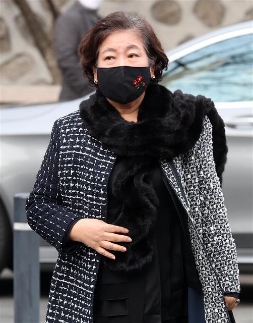 현정은 현대그룹 회장이 11일 오후 서울 중구 정동제일교회에서 열린 정몽규 HDC그룹 회장의 장남 정준선 카이스트 교수의 결혼식에 참석하고 있다. 2023.2.11. 뉴스1