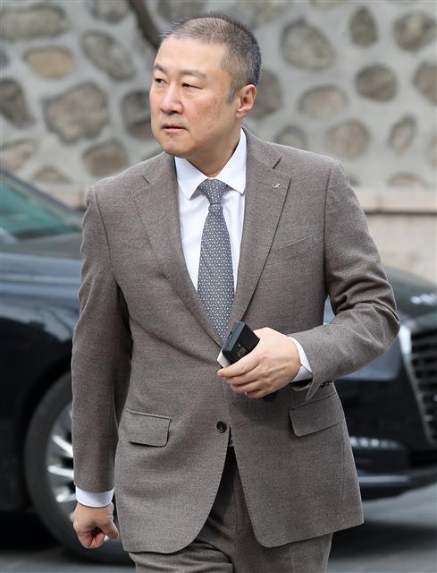 구자은 LS그룹 회장이 11일 오후 서울 중구 정동제일교회에서 열린 정몽규 HDC그룹 회장의 장남 정준선 카이스트 교수의 결혼식에 참석하고 있다. 2023.2.11. 뉴스1