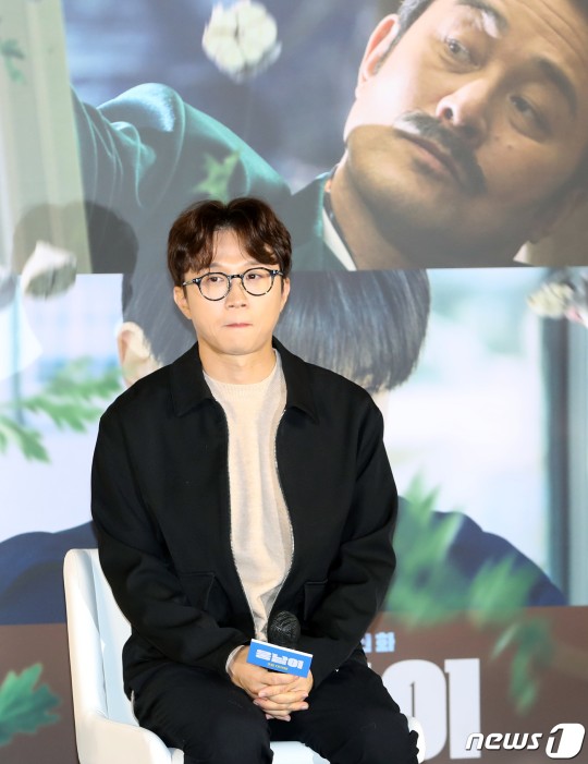 박성광 감독이 13일 서울 용산구 CGV 용산아이파크몰에서 열린 영화 ‘웅남이’ 제작보고회에서 객석을 바라보고 있다. 뉴스1