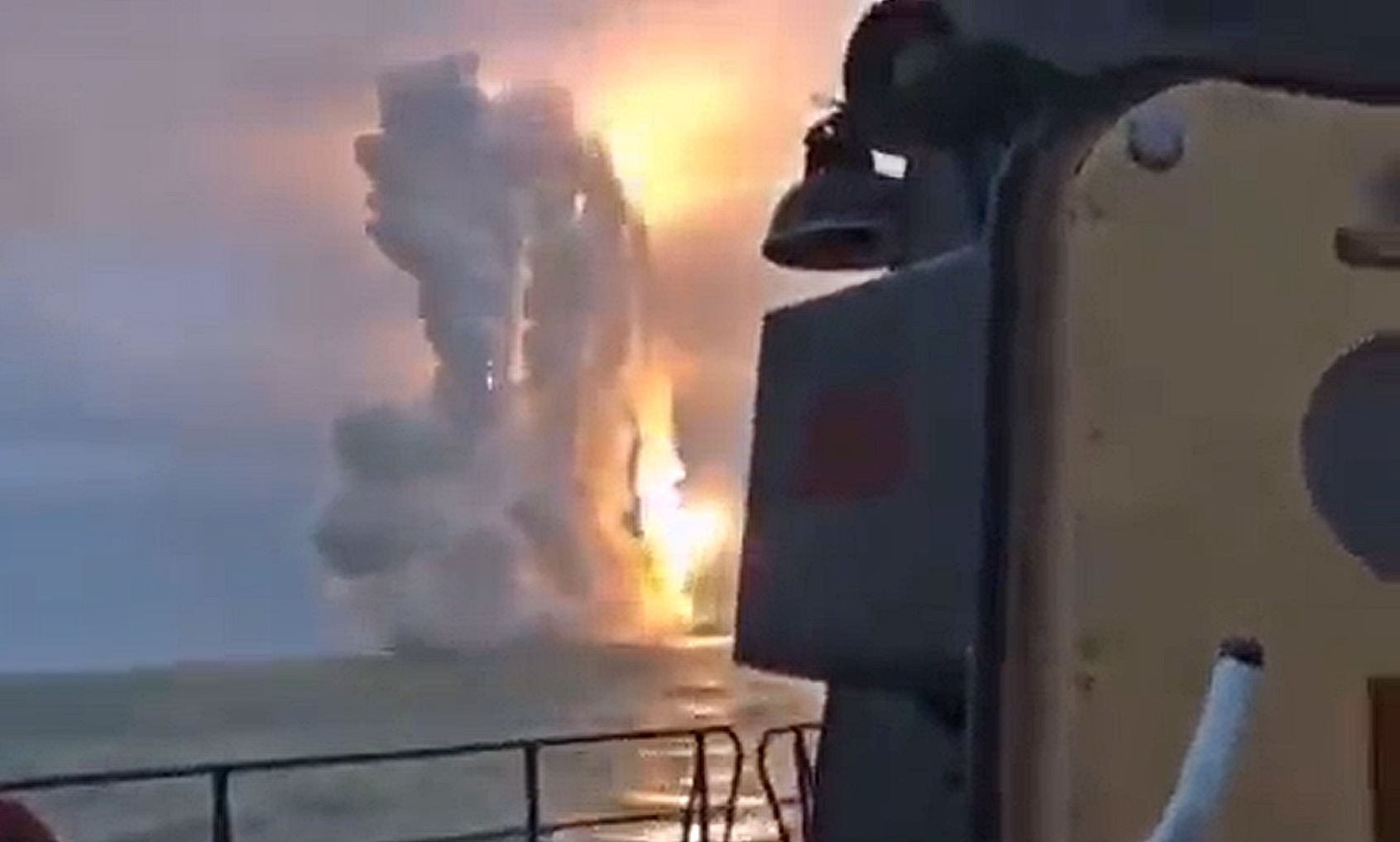 안톤 게라센코 우크라이나 내무부 장관 보좌관은 러시아 흑해 함대 수상함에서 우크라이나 쪽으로 칼리브르 순항미사일이 발사되는 모습이 관측됐다고 전했다. 2023.2.18 게라센코 트위터