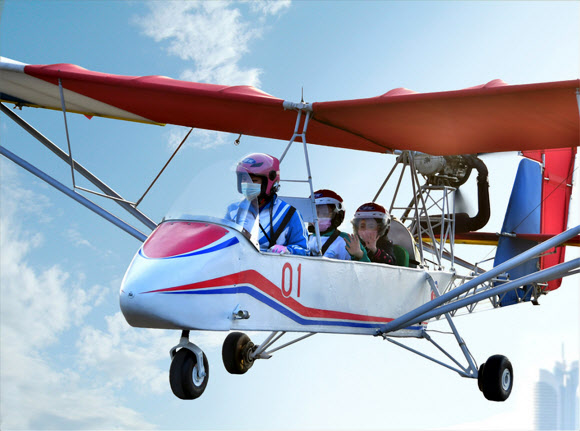 북한 대외선전매체 내나라는 지난 21일 평양시 교외에 자리한 미림항공구락부로 비행을 즐기려는 사람들이 많이 찾아오고 있다고 선전했다. 북한은 항공구락부에서 남녀 예비조종사를 양성해 성적이 우수하면 공군으로 배치하고 나머지는 유사시 즉각 투입이 가능하도록 일종의 ‘예비병력’ 개념으로 운용하고 있다. 즉 정식 비행단이 아니라 일종의 비행사 양성학교인 셈이다. 2023.2.22. 내나라 홈페이지 캡처 연합뉴스