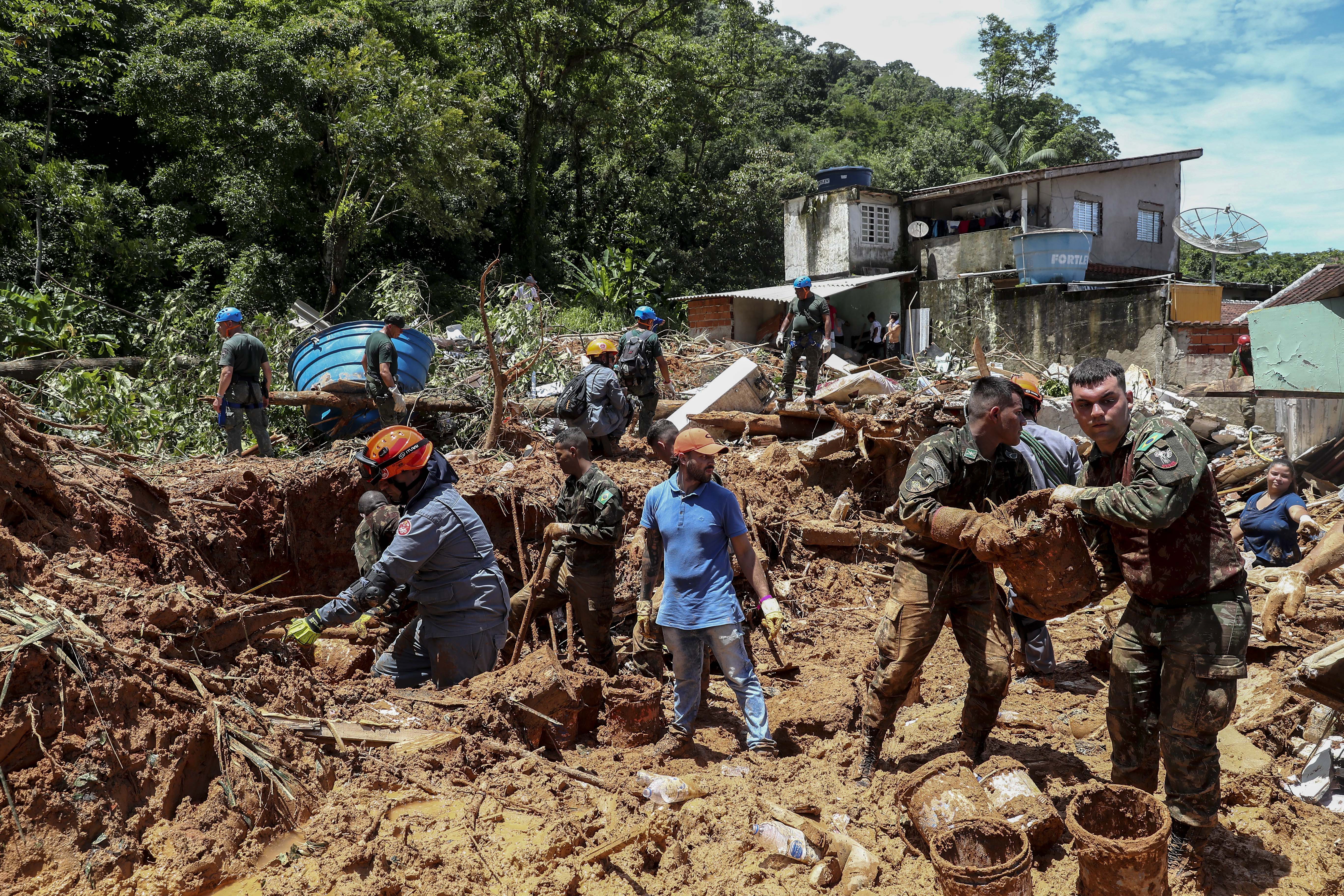 브라질 하루 600㎜ 폭우… 산사태로 84명 사망·실종