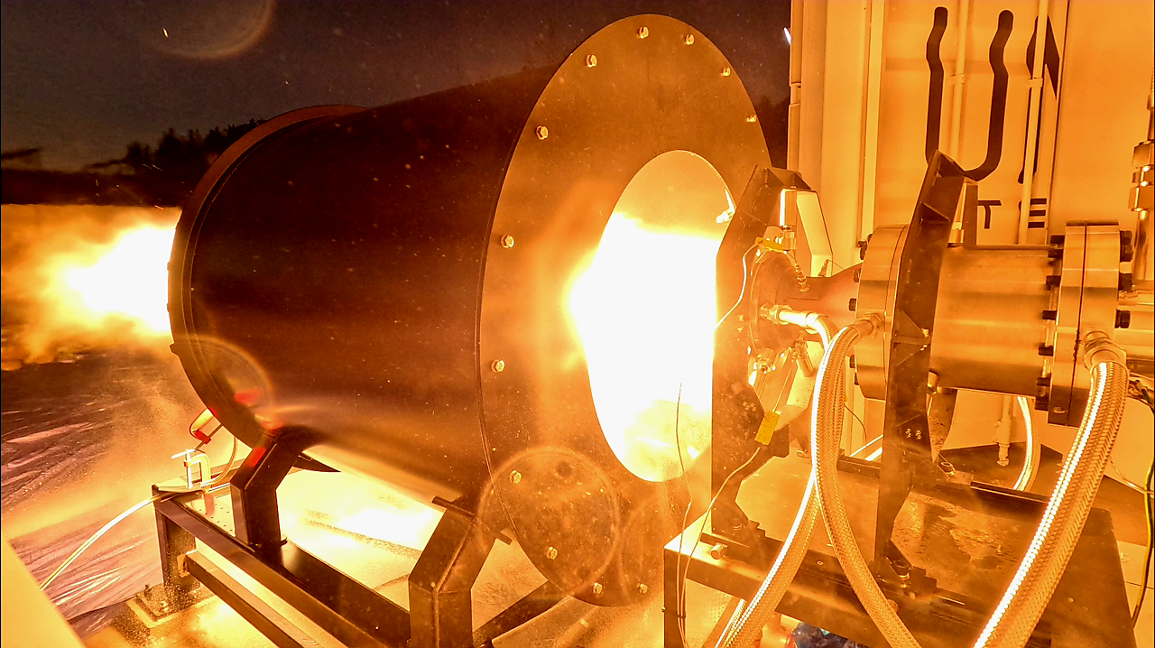 지난 1월 19일 경기도 여주 엔진시험장에서 우나스텔라가 자체 개발 중인 1단계 로켓 연소기의 지상 연소 시험에 성공한 모습. 우나스텔라 제공