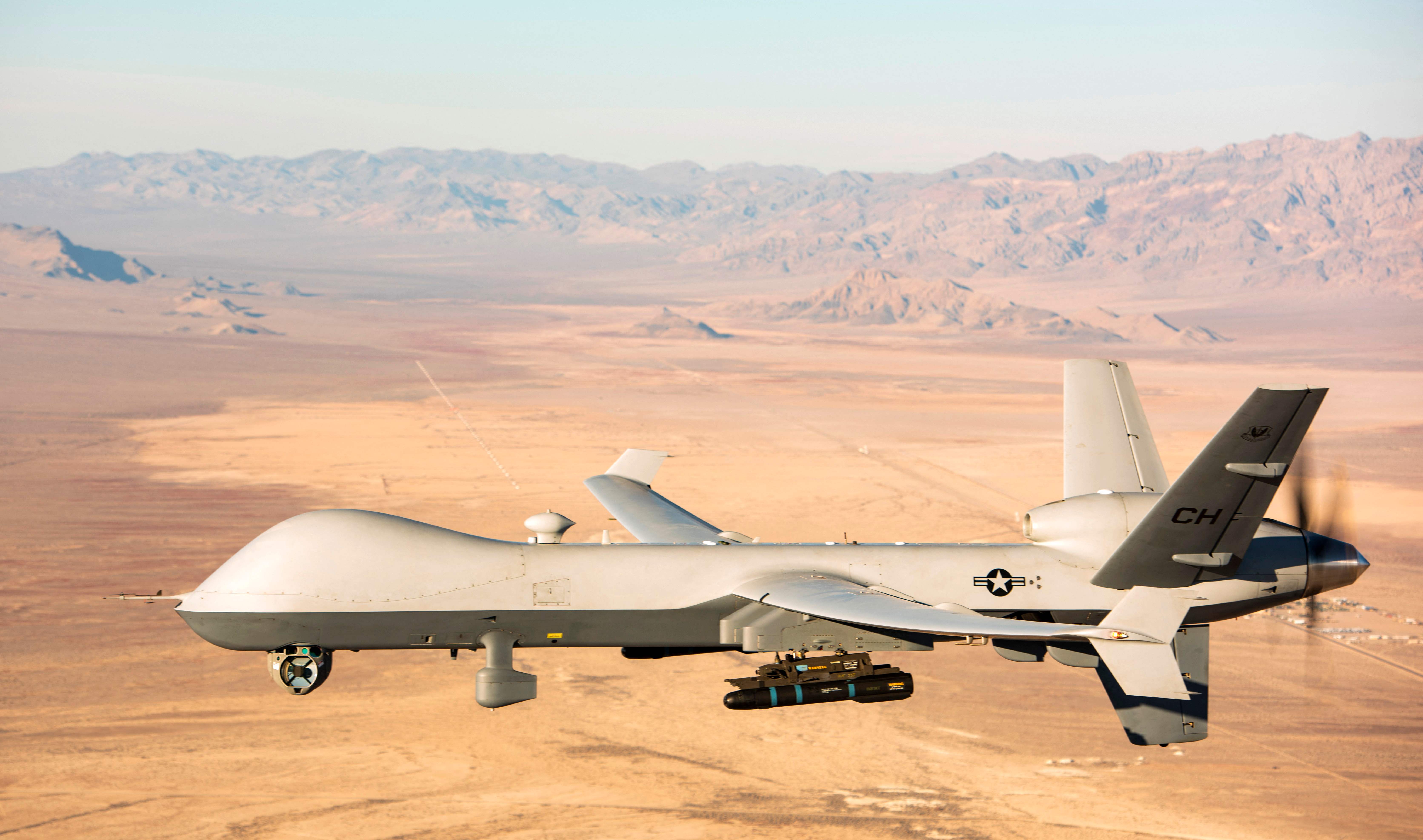 2020년 1월 14일 미국 네바다 상공을 비행하는 MQ-9 리퍼 무인항공기(드론). 2020년 11월 7일 입수 사진. AFP 연합뉴스/미 공군