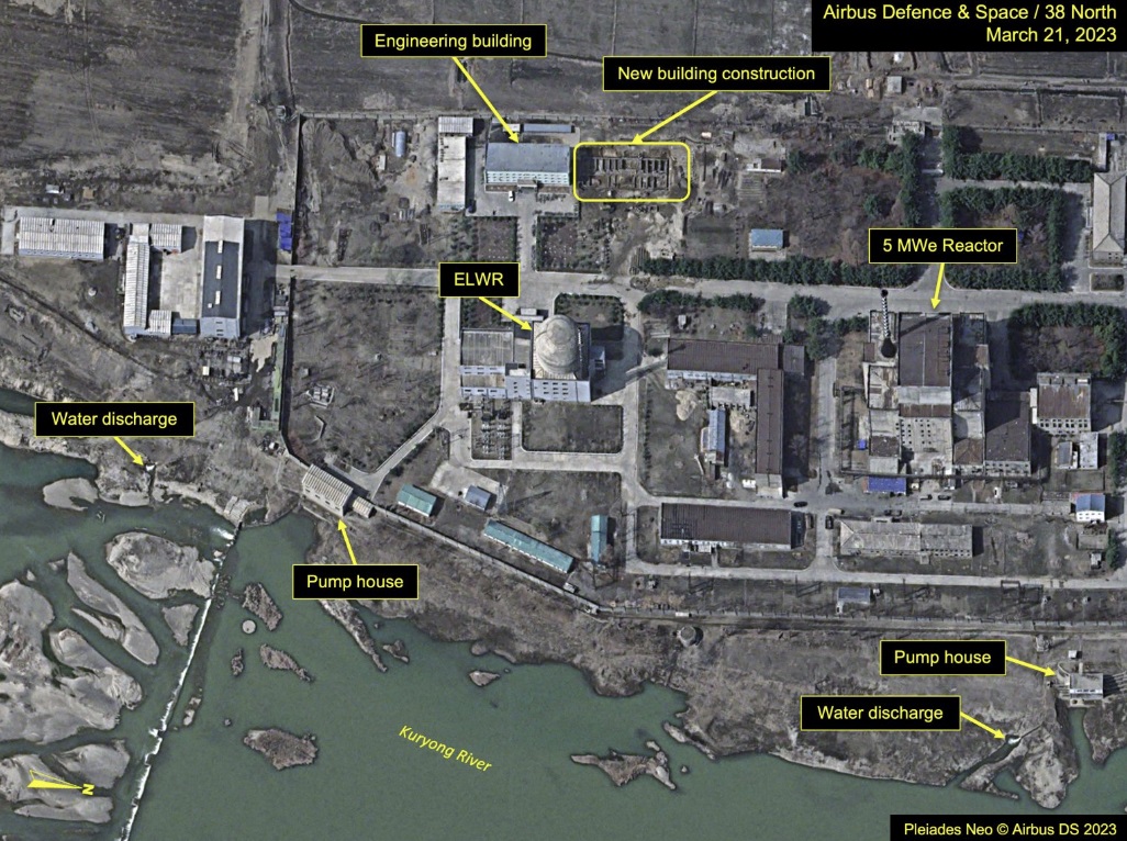 북한의 영변 주요 핵 시설에서 강한 활동이 포착됐다고 북한 전문 매체 38노스가 1일(현지시간) 보도했다. 38노스는 지난달 촬영된 상업용 위성사진 판독결과를 토대로 이 같이 분석했다. 사진은 3월 21일 포착된 영변 핵 시설. 2023.4.1 38노스 홈페이지